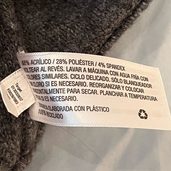 Universal Threads Sweater - Picture 3 of 3